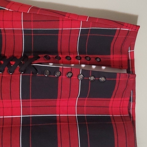 Torrid Plaid Lace Up Pencil Skirt Size 1 - Picture 2 of 6